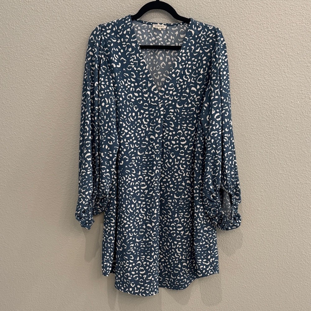 JODIFL Blue and White Animal Print Dress